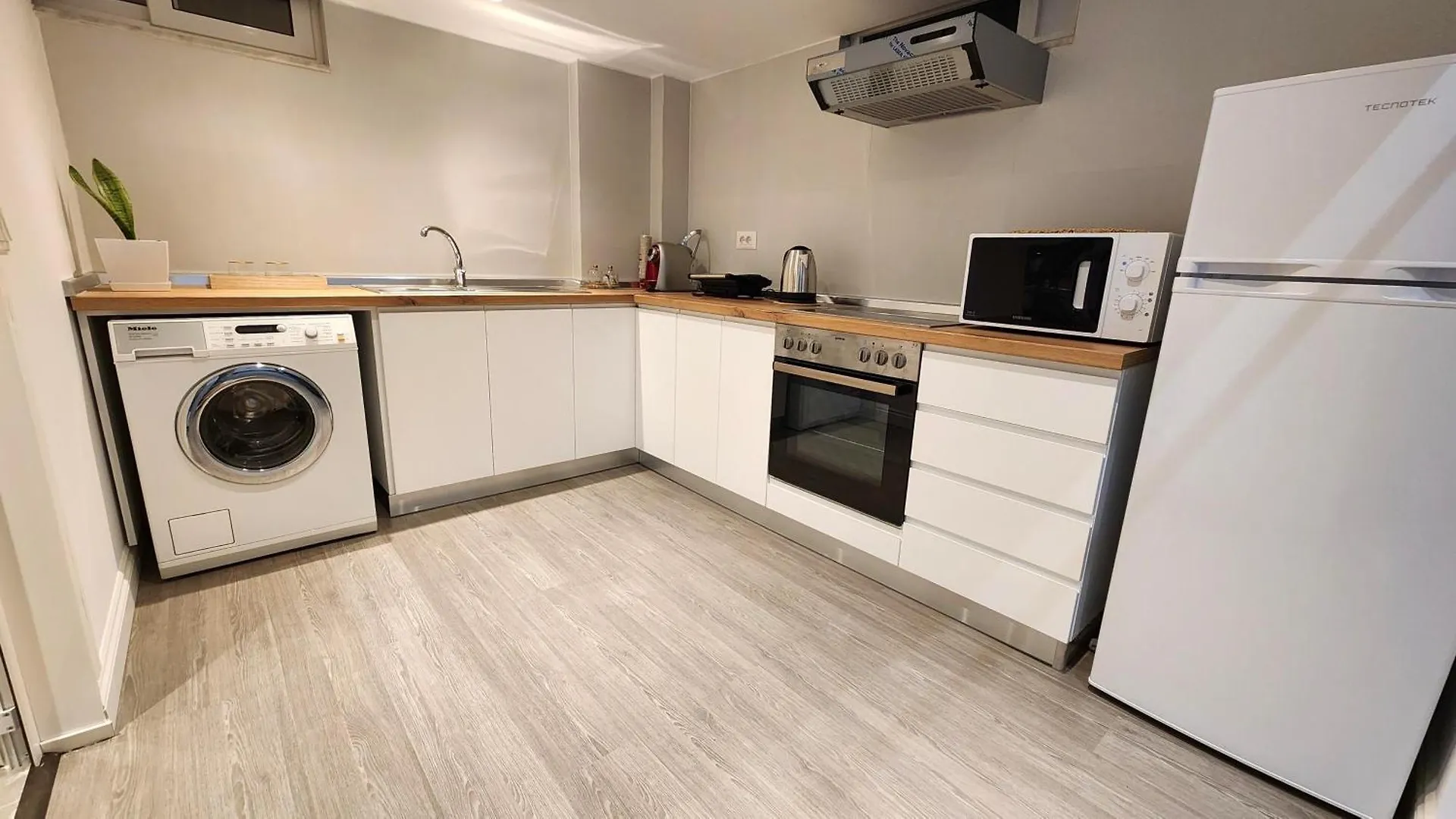 Dreamy Apartment In Tirana 0*,